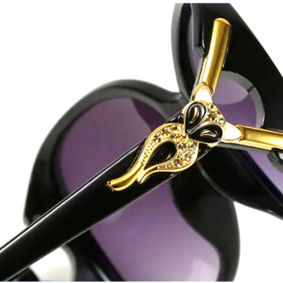 Women's Oversized Fox Style  Sunglasses - Picture 7 of 10